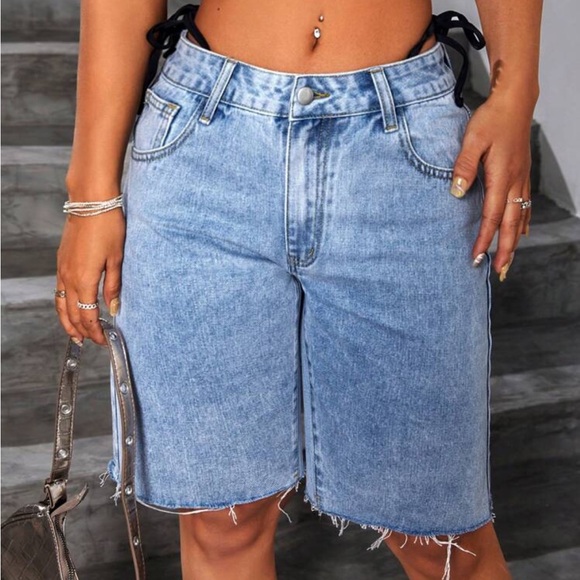 Raw Hem Y2K Knee-Length Jean Bermuda Shorts - Picture 3 of 7